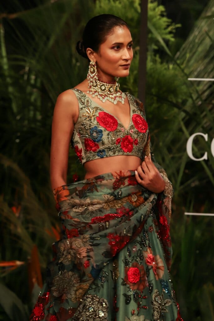 pexels-rajeshverma-12993125 lehenga