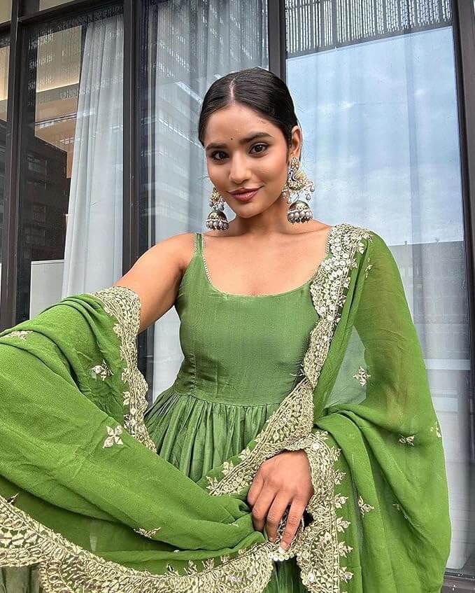 81jTfRYdohL._SX679_ silk saree to anarkali