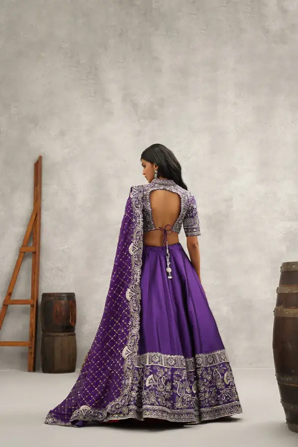 KD1440A_3325c91e-b90a-4ccc-8fca-ae8de8aa5795_600x silk saree to lehenga