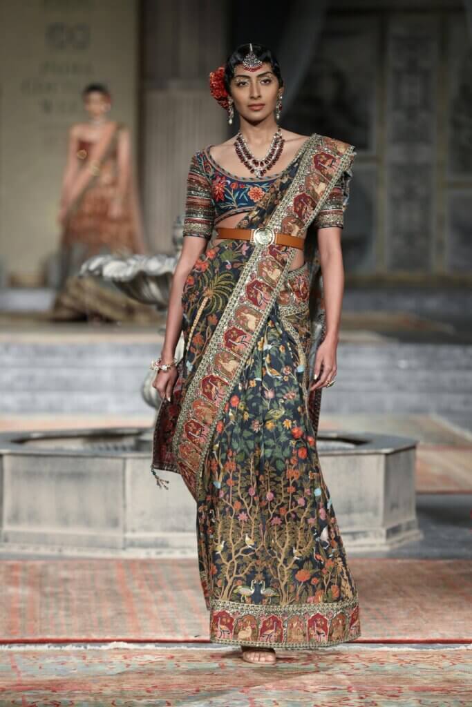 pexels-rajeshverma-13237385 kashmiri kani saree