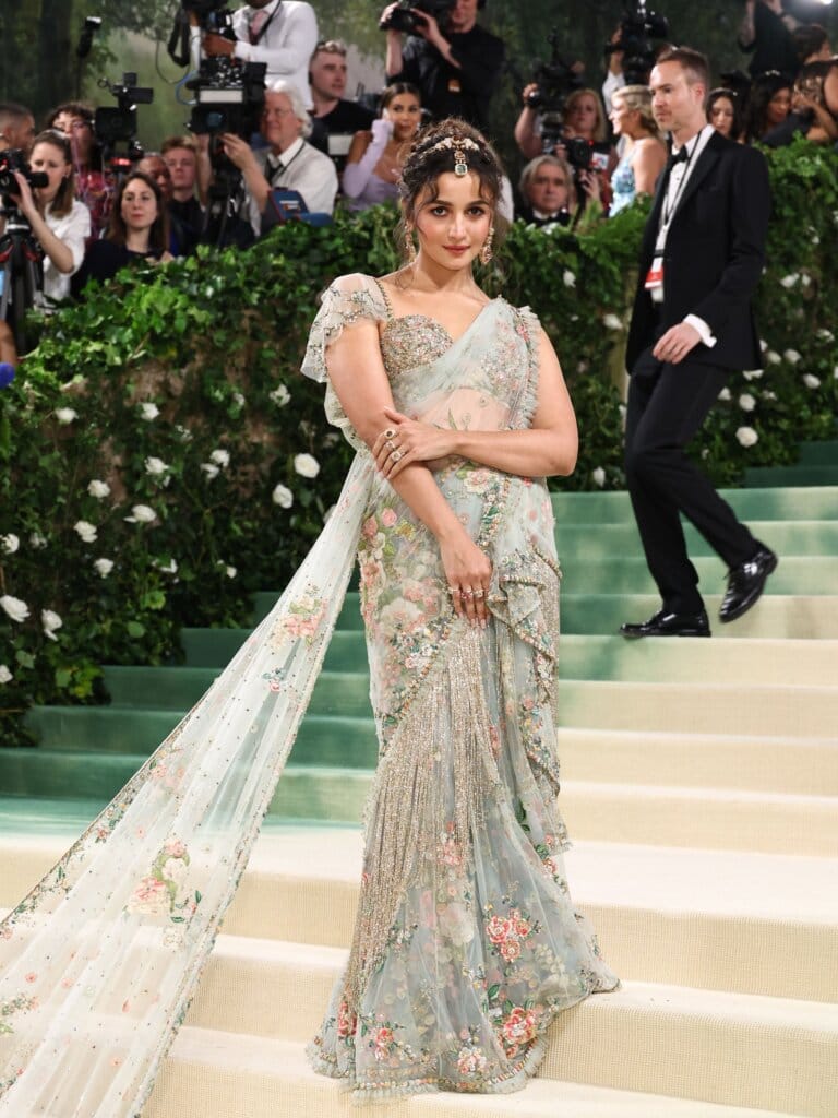 alia met gala saree