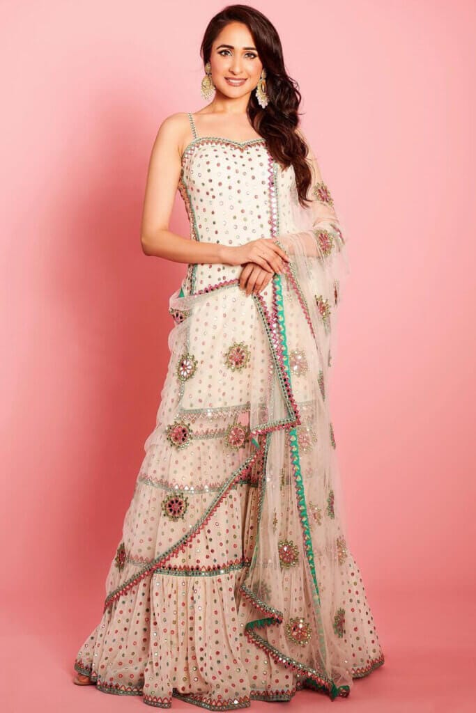 pragya_jaiswal_in_vvani_by_vani_vats